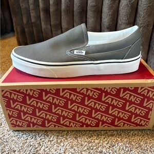 Brand New Vans Slip-On Low Top Sneakers in Gray Men’s Size 8.5 / Women’s Size 10